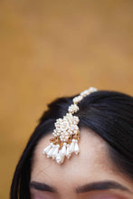 Rukaiya ( earrings+earchain+tikka+necklace+haathful)