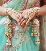 Rukaiya Haathful with kaleeras(Set of 2)