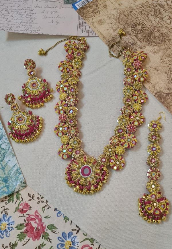 Gold and Fuchsia Embellished Jewelry Set with Floral Motifs