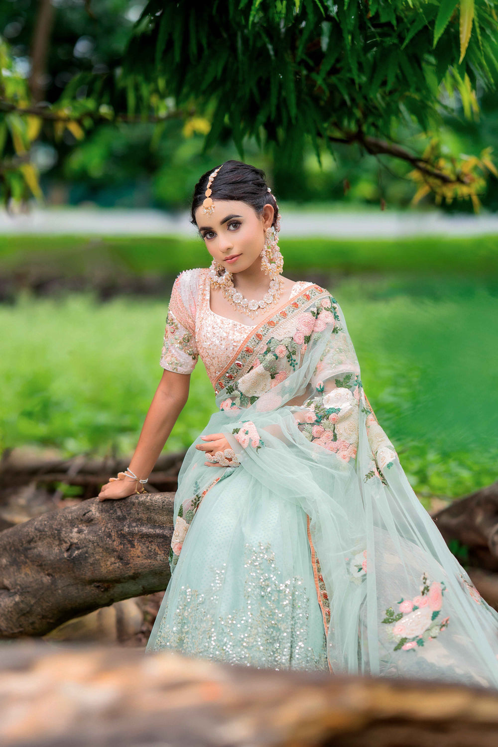 Amrita (Necklace+Earrings+Earchain+Tikka+Haathful)