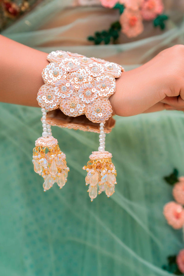 Amrita Handcuff