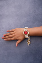 Red bracelet lumba