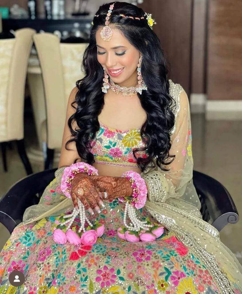 kanyaadhan bride in beautiful floral jewellery set